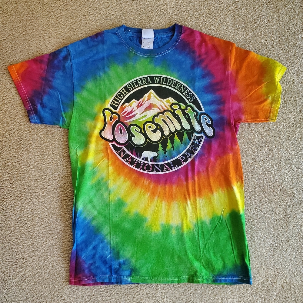 NWOT Yosemite tie-dye tshirt